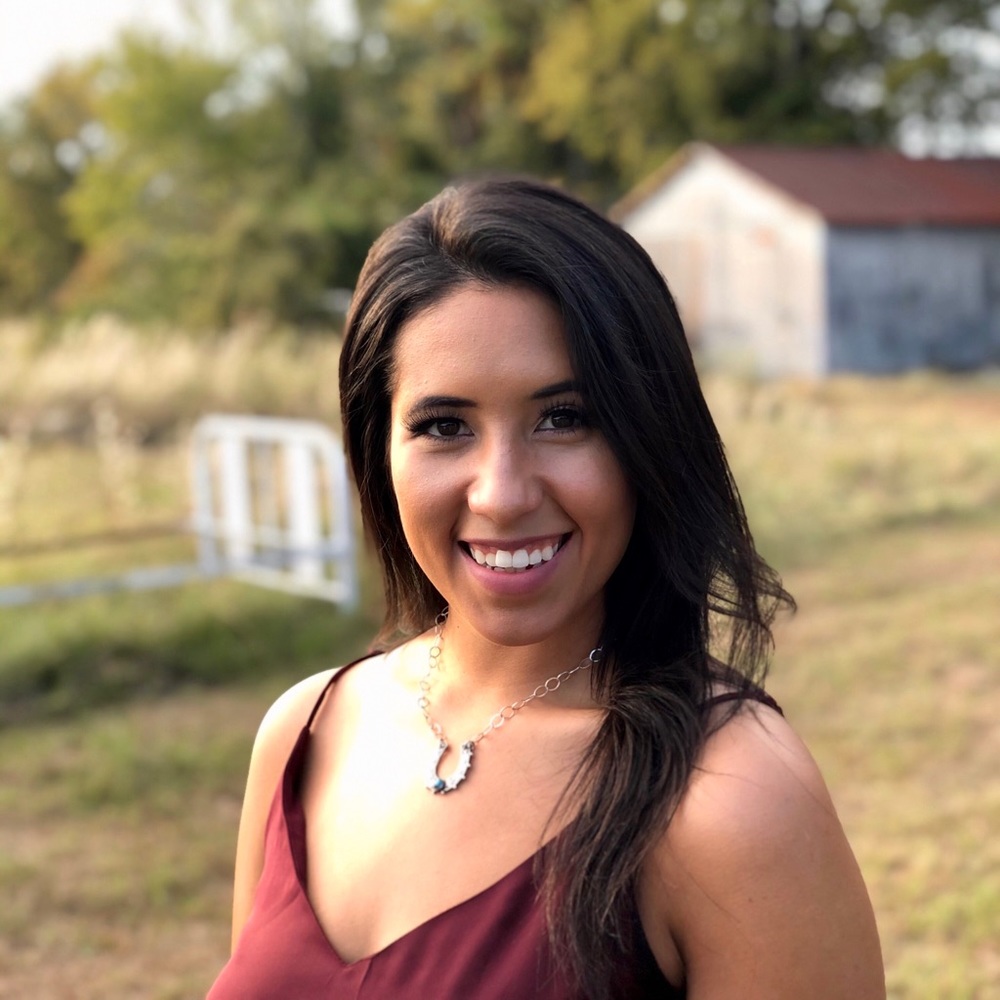 Meet your Posher, Gabriela